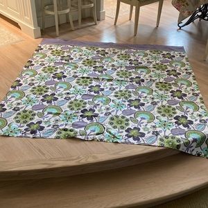 Floral shower curtain in excellent shape